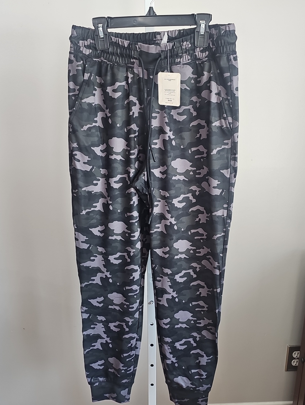 Fabletics Women's Black & Gray Camo Joggers
